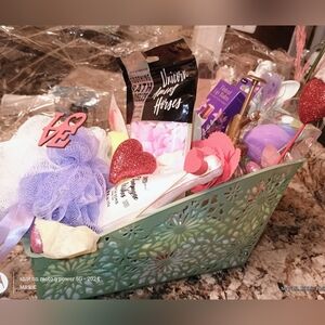 Luxurious Bath & Body Gift Set - Green Pamper Me